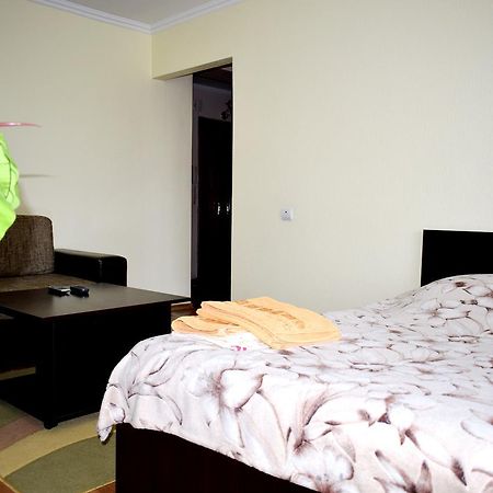 Apartment On Krushelnitskoy 73 Rivne Buitenkant foto