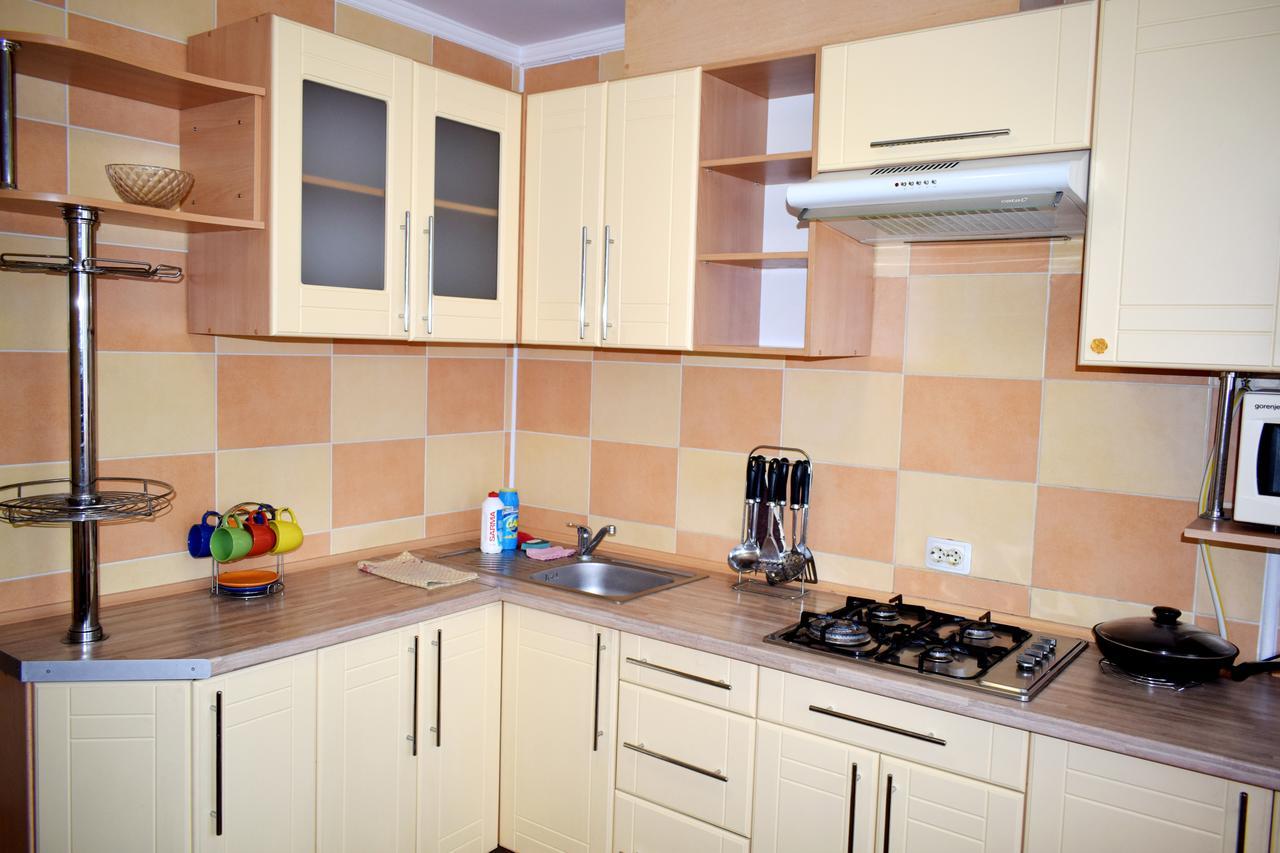 Apartment On Krushelnitskoy 73 Rivne Buitenkant foto