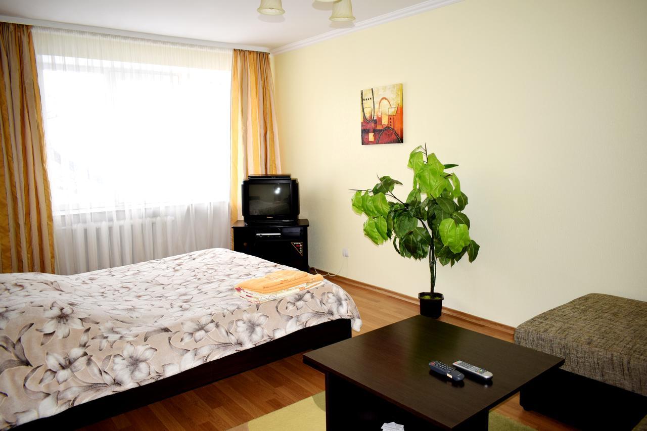 Apartment On Krushelnitskoy 73 Rivne Buitenkant foto