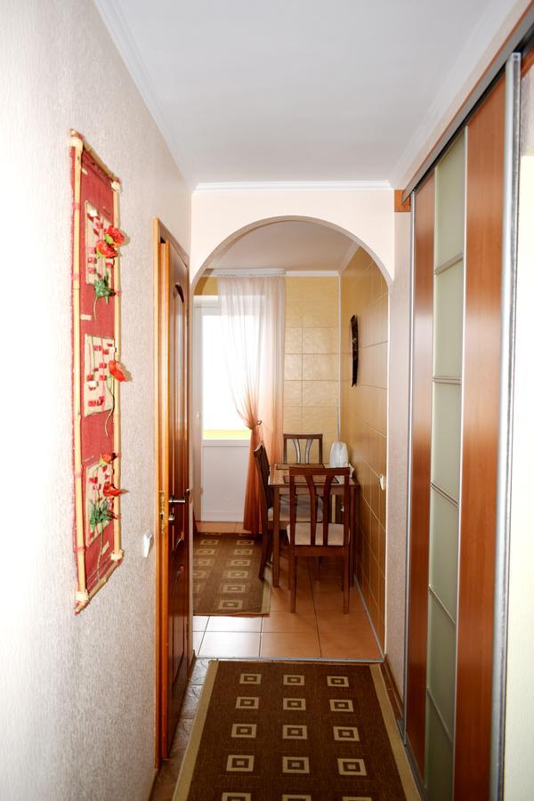 Apartment On Krushelnitskoy 73 Rivne Buitenkant foto
